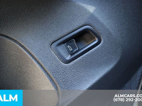 Used 2025 Volkswagen Atlas SE image 17