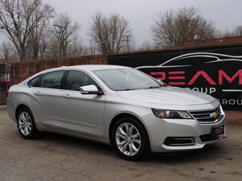 Used 2019 Chevrolet Impala LT FWD image 4