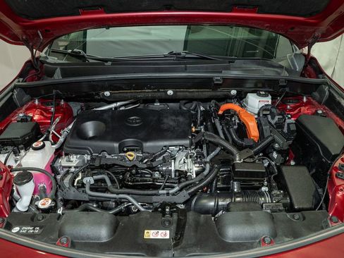 Used 2022 Toyota Venza XLE image 18