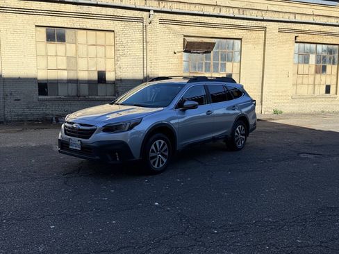 Used 2020 Subaru Outback Premium AWD/4WD image 2
