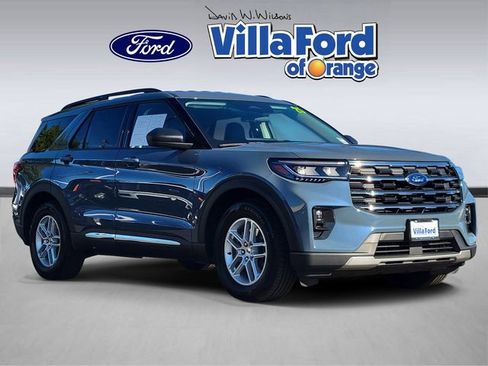 Used 2025 Ford Explorer Active w/ Active Comfort Package image 1