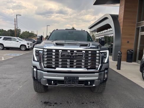 Used 2024 GMC Sierra 3500 Denali w/ Technology Package AWD/4WD image 3