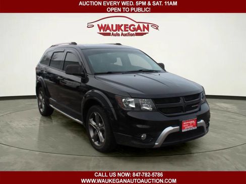 Used 2017 Dodge Journey Crossroad w/ Popular Equipment Group image 2