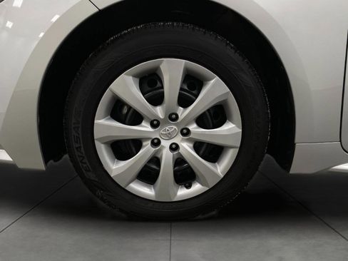 Used 2024 Toyota Corolla LE image 12
