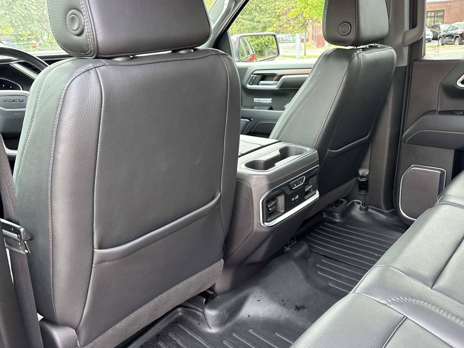 Used 2024 GMC Sierra 1500 Denali w/ Denali Reserve Package AWD/4WD image 31