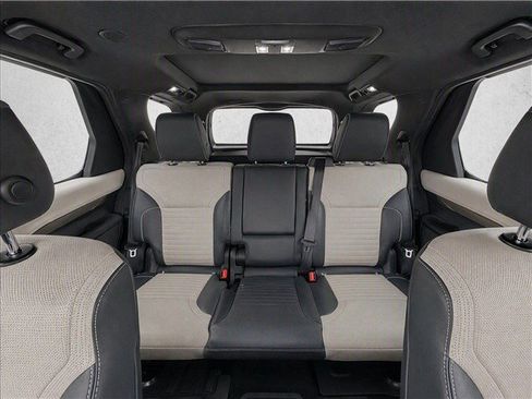 Used 2021 Land Rover Discovery HSE R-Dynamic AWD/4WD image 27