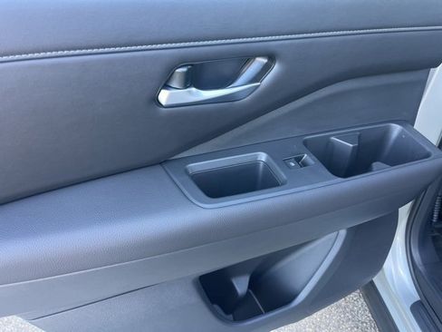 New 2025 Nissan Pathfinder SL image 30