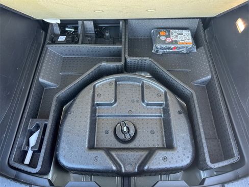 Used 2024 Ford Edge SEL image 16