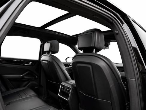 Used 2019 Porsche Cayenne AWD/4WD image 11