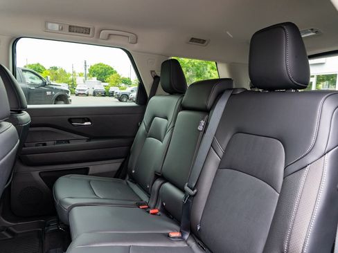 New 2026 Nissan Pathfinder SL AWD/4WD image 23