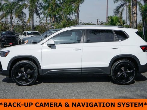 Used 2025 Volkswagen Taos SEL AWD/4WD image 5