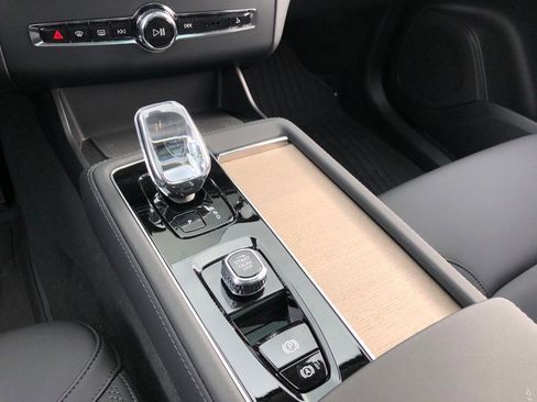 New 2026 Volvo XC90 T8 Plus image 27