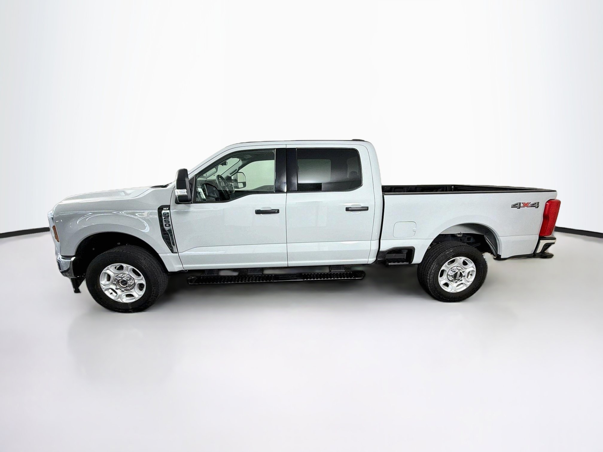 Used 2025 Ford F250 XLT AWD/4WD image 4