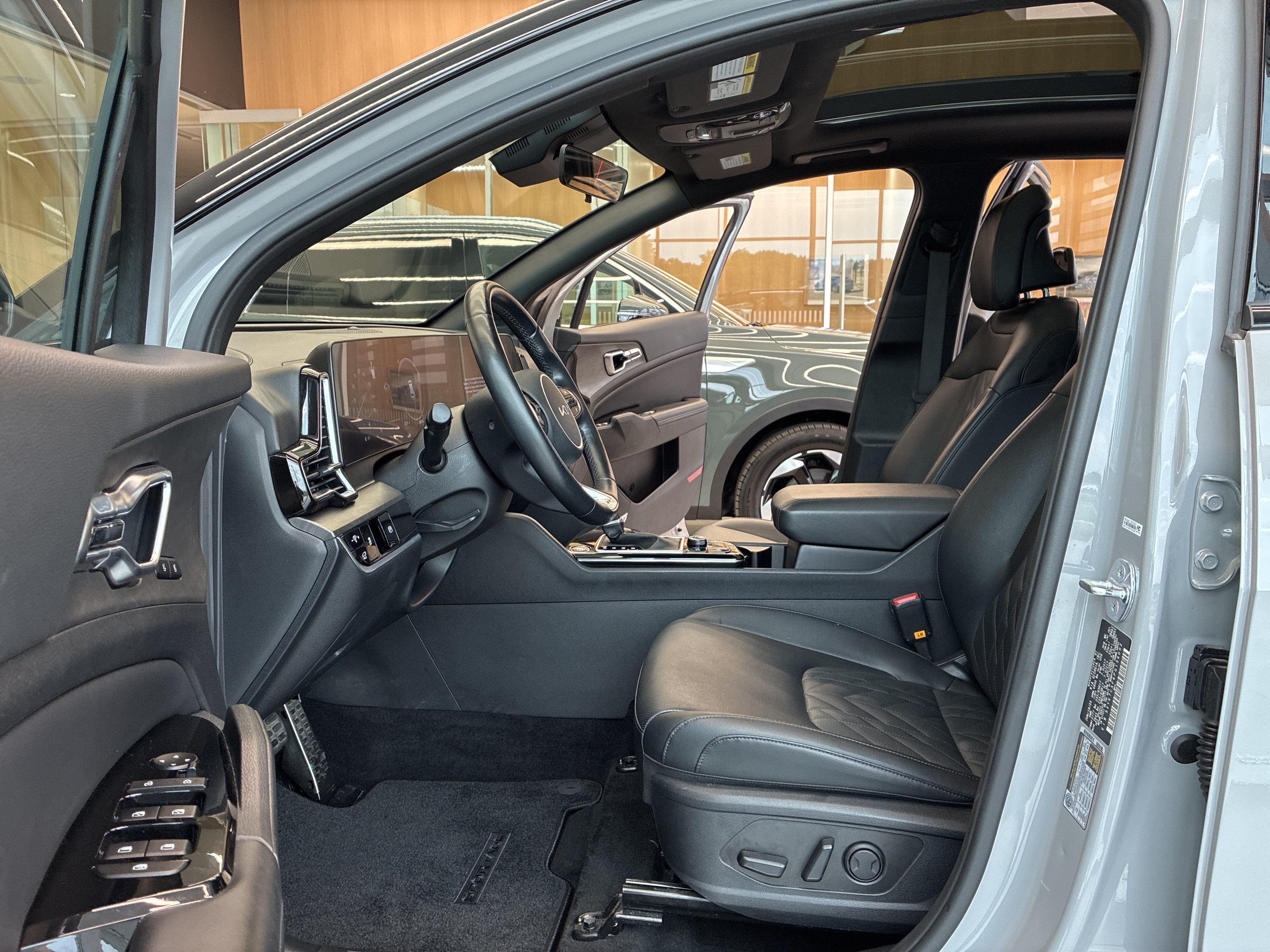 Certified 2023 Kia Sportage X-Pro AWD/4WD image 13