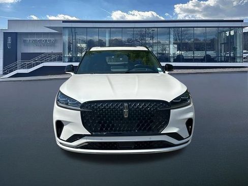 New 2026 Lincoln Aviator Reserve w/ Jet Appearance Package AWD/4WD image 2