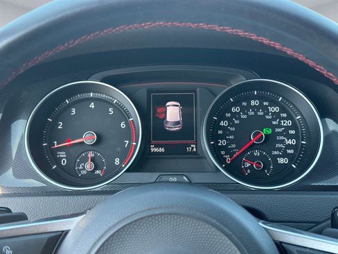 Used 2017 Volkswagen Golf S image 25