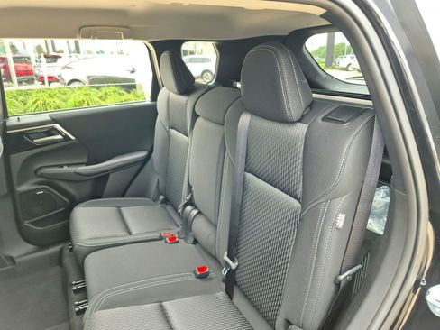 New 2026 Mitsubishi Outlander ES FWD image 21