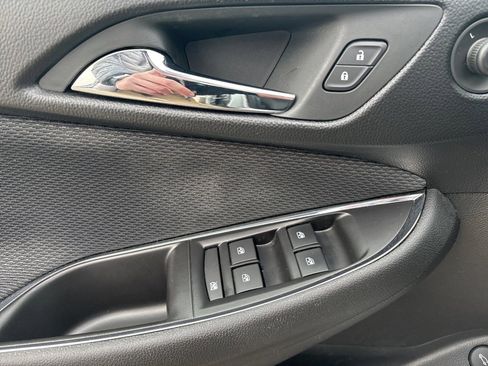 Used 2019 Chevrolet Cruze LS image 15