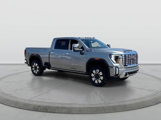 Used 2025 GMC Sierra 3500 Denali w/ Denali Reserve Package AWD/4WD video 2