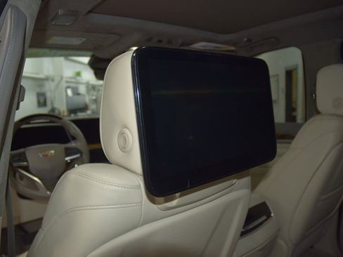 Used 2023 Cadillac Escalade Premium Luxury Platinum image 44