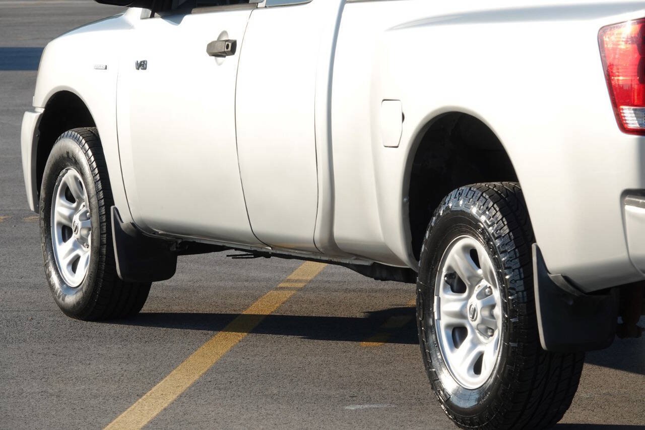 Used 2004 Nissan Titan XE w/ (PRF) Preferred Pkg AWD/4WD image 21