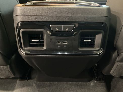 Used 2022 GMC Sierra 1500 AT4 w/ AT4 Premium Package image 26