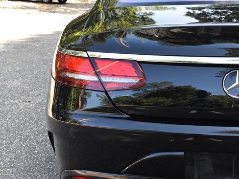 Used 2020 Mercedes-Benz S 560 4MATIC Coupe w/ AMG Line Exterior image 17