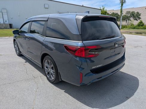 Used 2025 Honda Odyssey Touring image 4