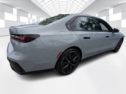 Used 2023 BMW 740i RWD image 5