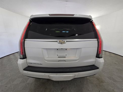 Used 2016 Cadillac Escalade Premium image 12