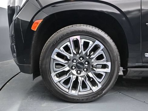 Used 2023 GMC Yukon Denali Ultimate AWD/4WD image 16
