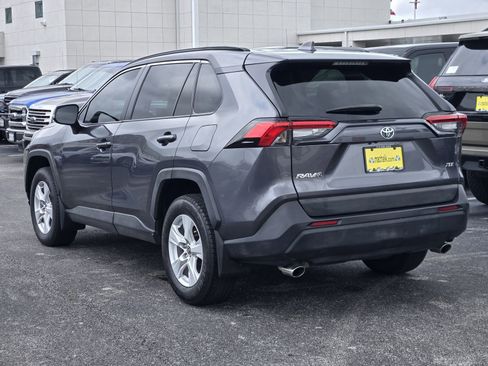 Used 2021 Toyota RAV4 XLE w/ Convenience Package image 10