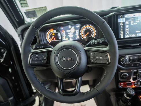 New 2026 Jeep Wrangler Unlimited Rubicon AWD/4WD image 31