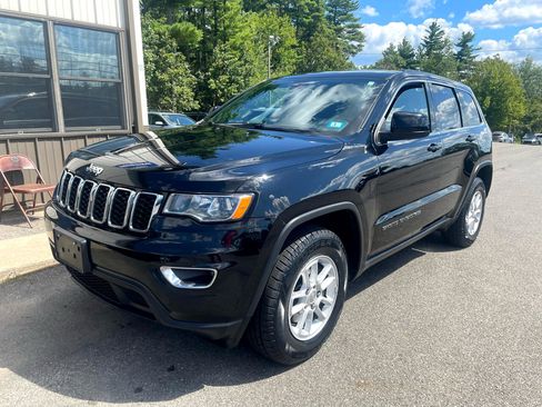Used 2018 Jeep Grand Cherokee Laredo image 1
