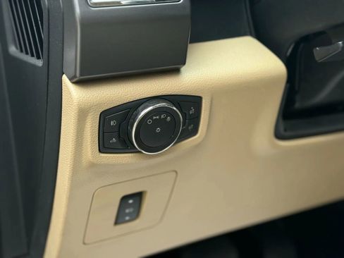 Used 2015 Ford F150 XLT w/ Equipment Group 302A Luxury image 26