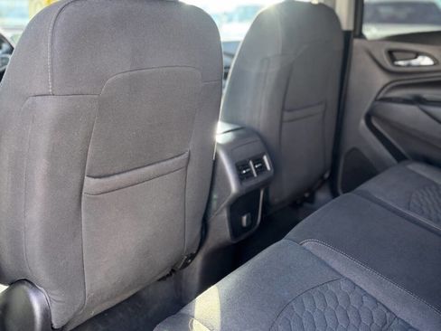 Used 2018 Chevrolet Equinox LT FWD image 18
