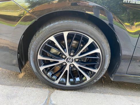 Used 2019 Toyota Camry SE w/ Audio Package FWD image 24