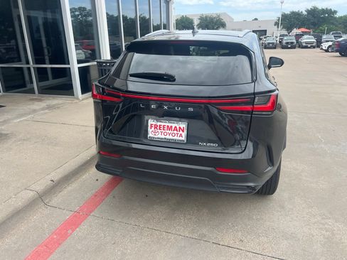 Used 2025 Lexus NX 250 FWD w/ Accessory Package (2T) image 9
