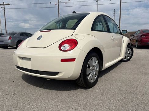 Used 2008 Volkswagen Beetle S image 5