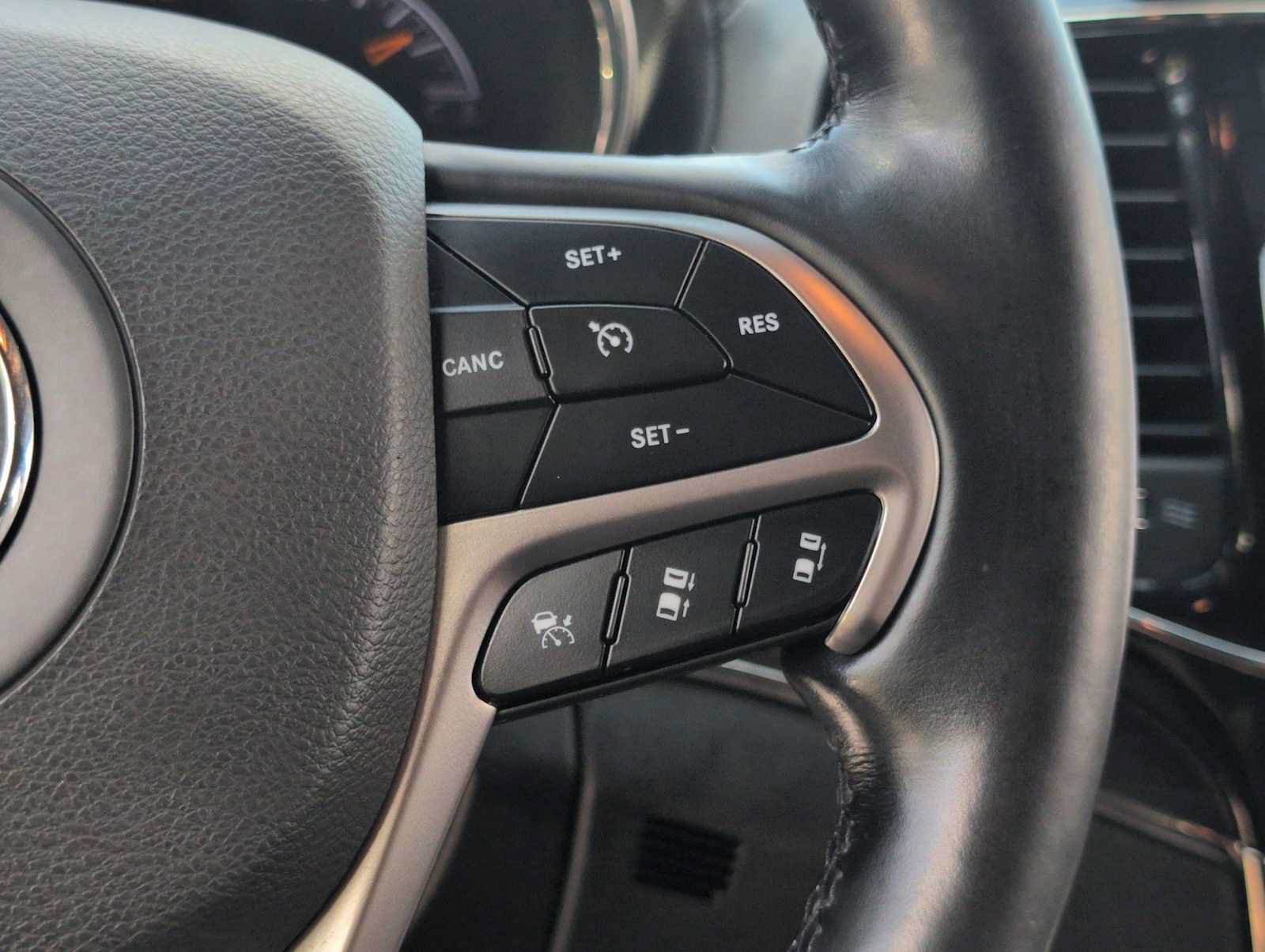 Used 2020 Jeep Grand Cherokee High Altitude AWD/4WD image 25