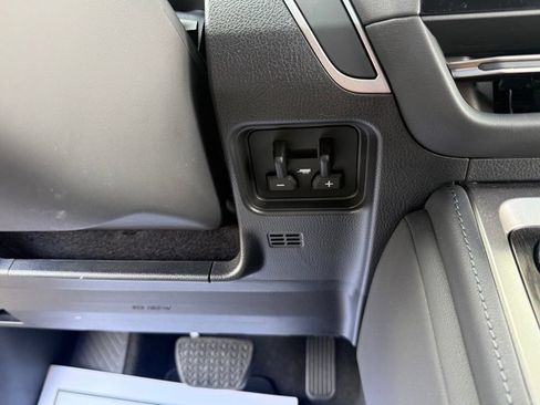 Used 2025 Lexus GX 550 w/ Cold Area Package AWD/4WD image 28