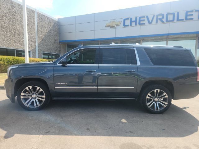 Used 2020 GMC Yukon XL Denali w/ Denali Premium Package RWD image 5