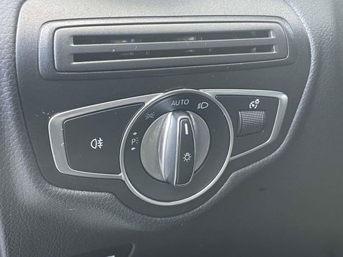 Used 2017 Mercedes-Benz GLC 300 4MATIC image 19