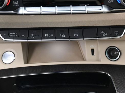 Used 2022 Audi Q5 2.0T Prestige w/ Prestige Package image 25