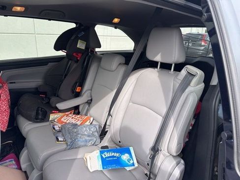 Certified 2024 Honda Odyssey EX-L image 11