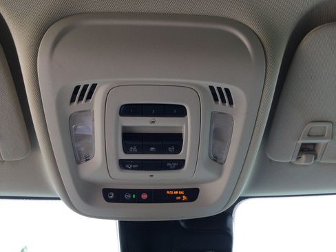 Used 2023 Buick Envision Avenir AWD/4WD image 17