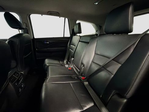 Used 2019 Honda Pilot Touring image 24