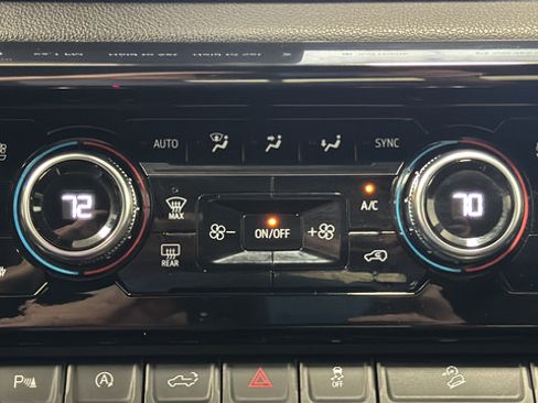 Used 2023 GMC Sierra 1500 AT4 w/ AT4 Premium Package AWD/4WD image 20