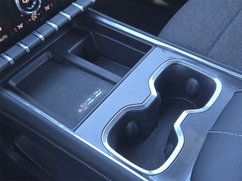 Used 2025 GMC Acadia Elevation image 15