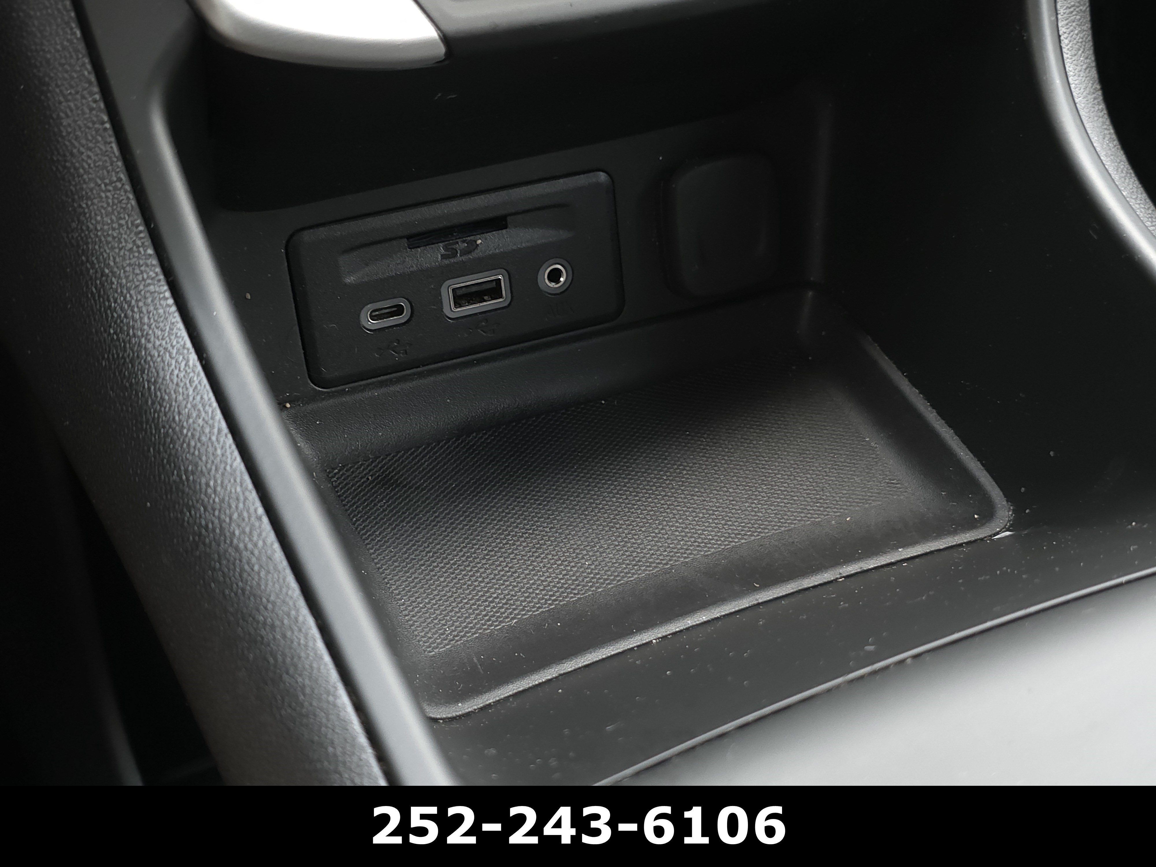 Used 2023 GMC Terrain SLT w/ Tech Package AWD/4WD image 17